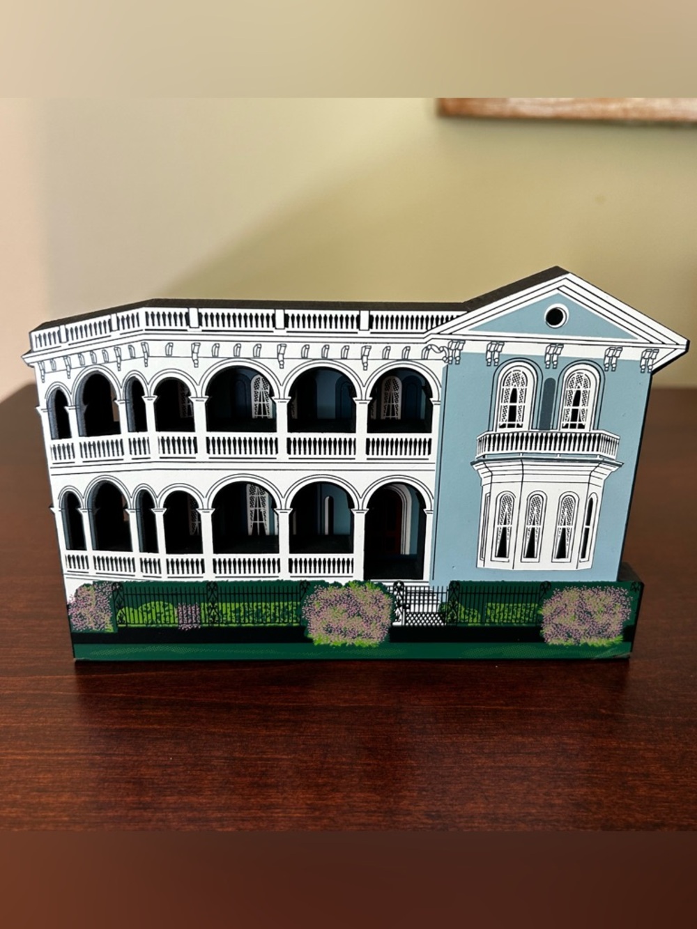 Vtg Sheila's Collectibles Shelf Sitter 26 South Battery Home Charleston SC 2001